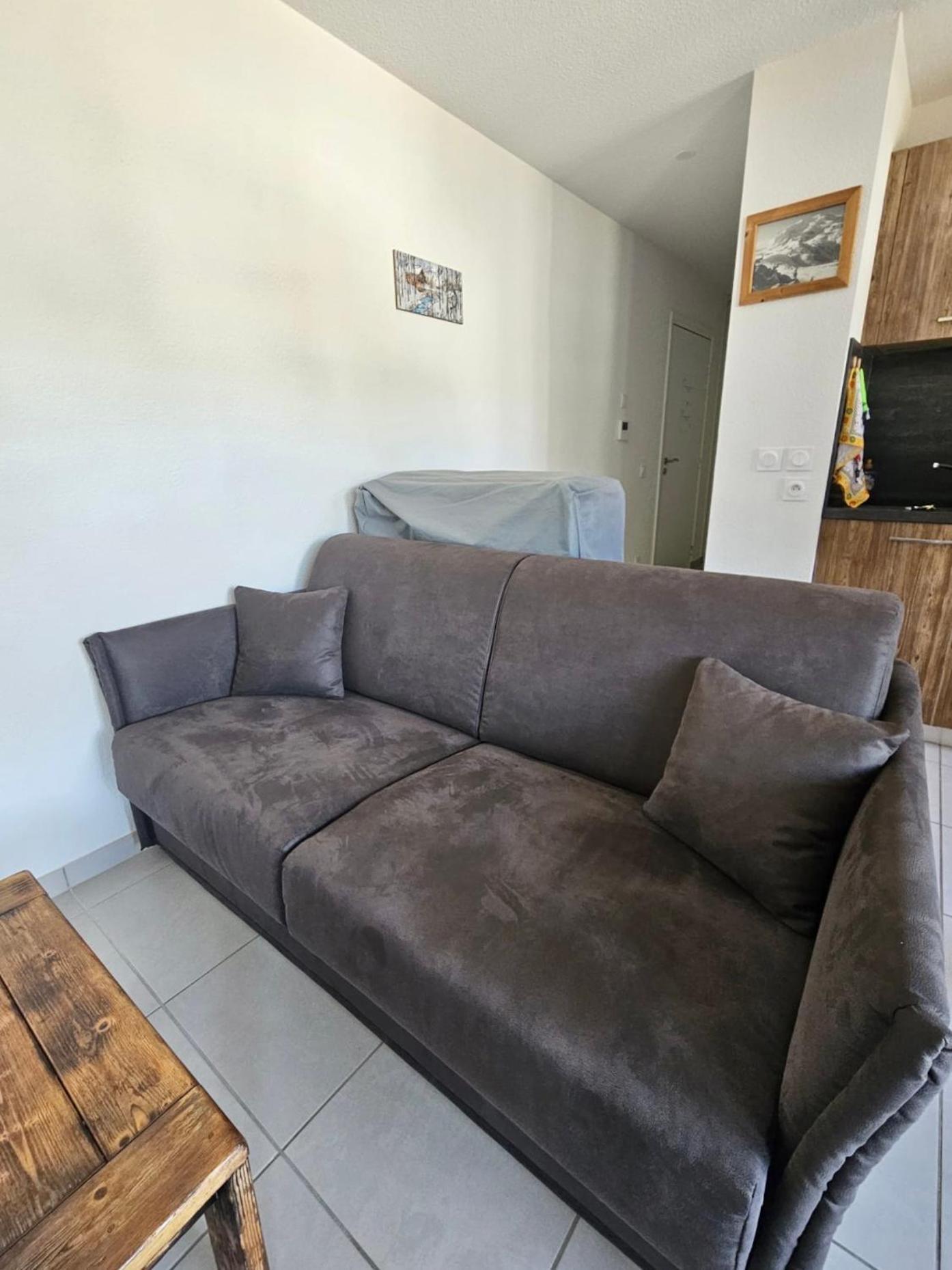 Joli Centre Village Apartment
