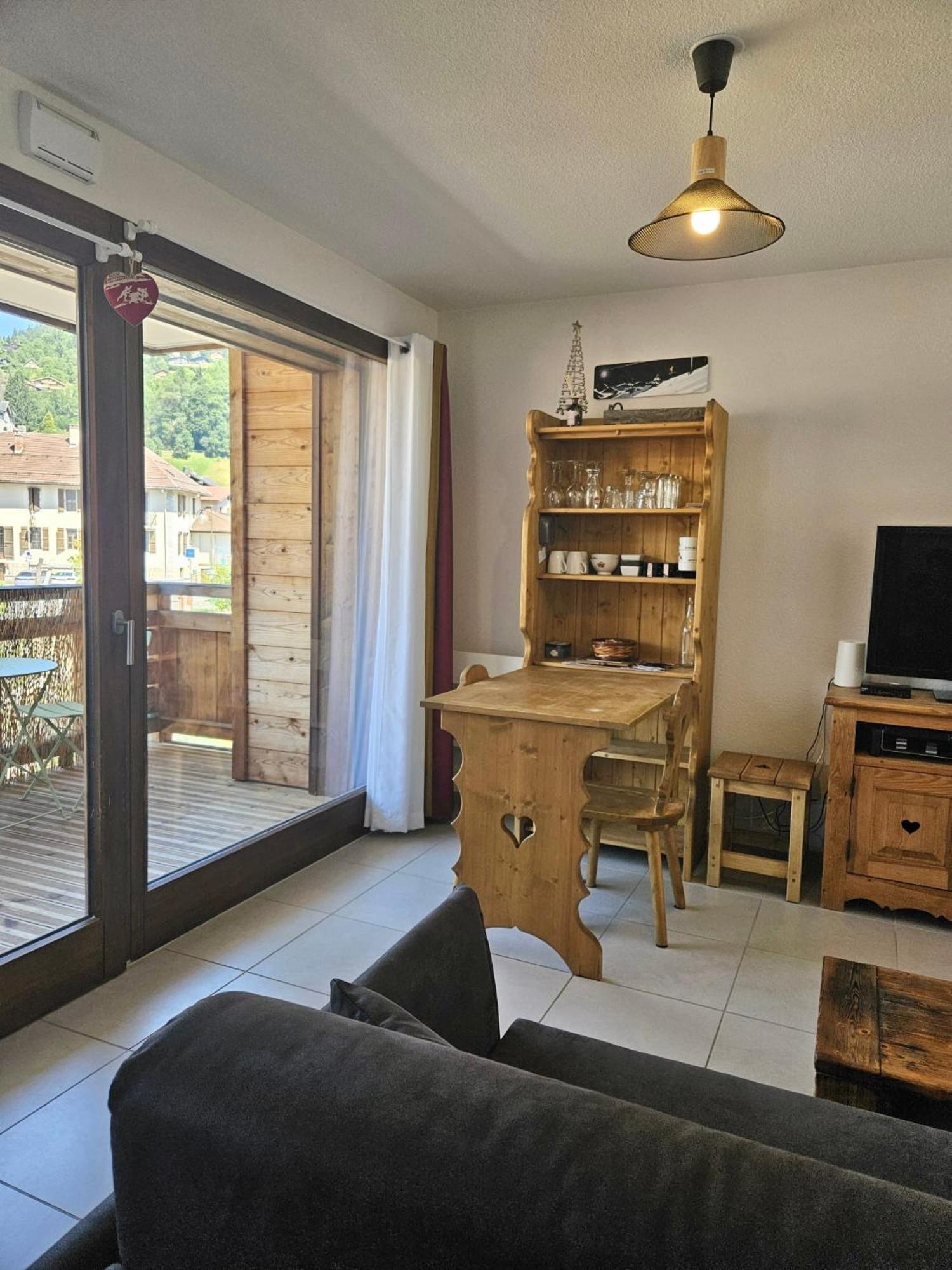 Joli Centre Village *